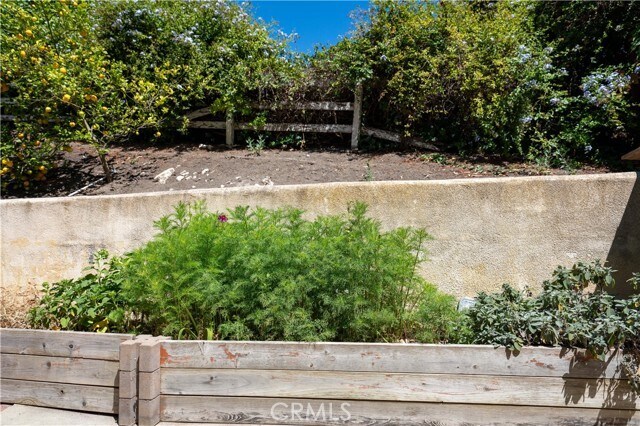 Building Photo - 12 Martingale Dr