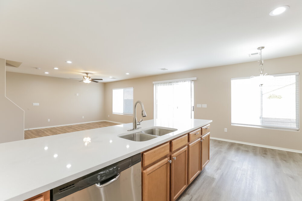 Building Photo - 5804 S 10th Dr