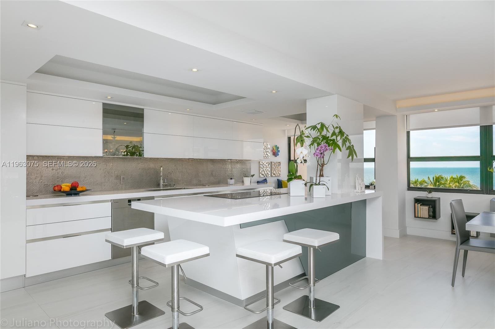 Building Photo - 3 Grove Isle Dr