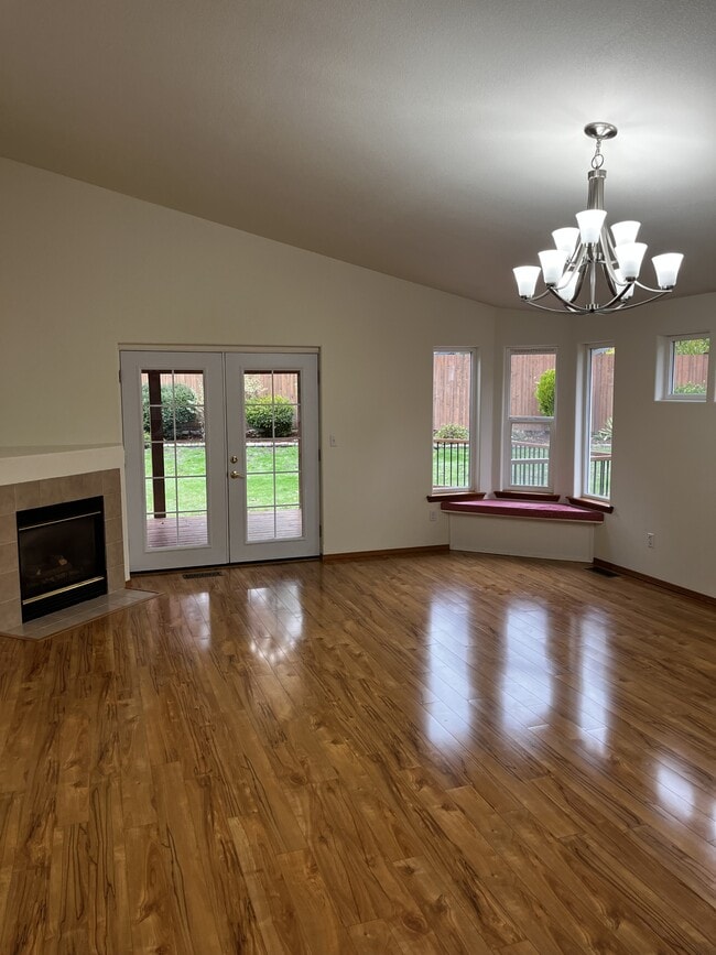 Building Photo - 6540 3rd Way SE