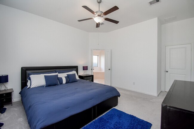 Building Photo - 31438 Vineyard Creek Dr