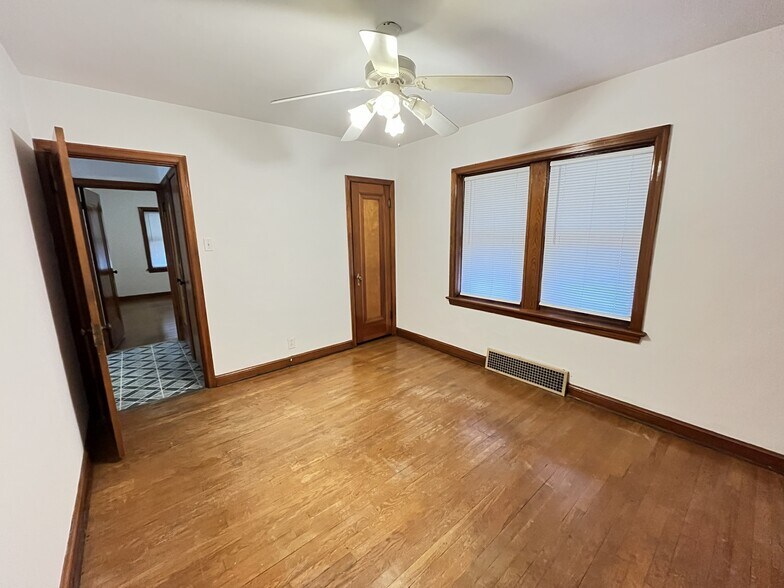 Building Photo - 6430 Bancroft Ave