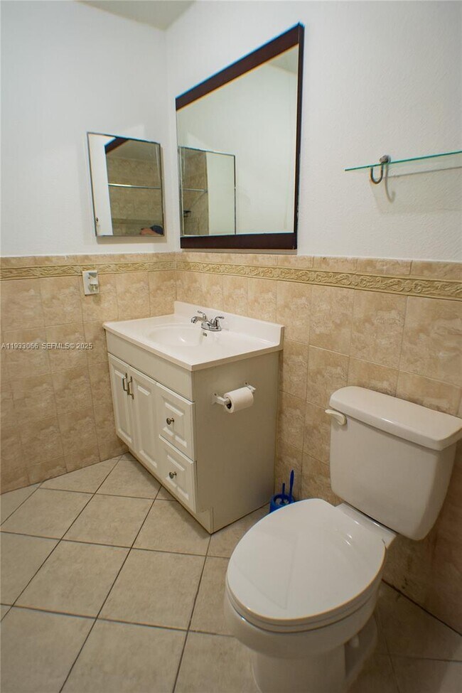 Building Photo - 67 NE 12th Ave