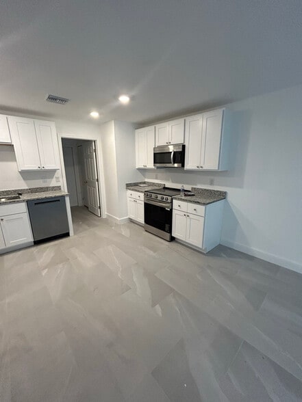 Building Photo - 2173 South St