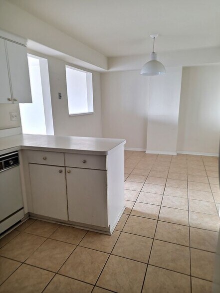 Building Photo - 15801 Providence Dr