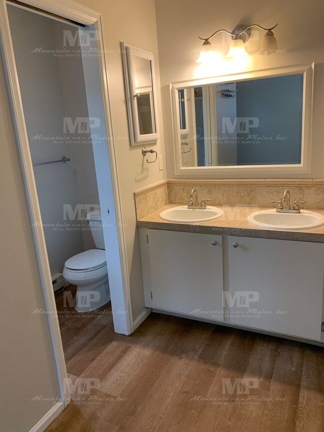 Building Photo - 1518 Glen Haven Dr