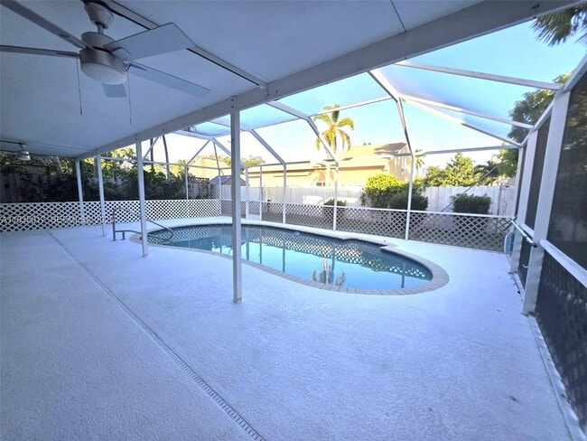 Building Photo - 640 Rock Hill Ave