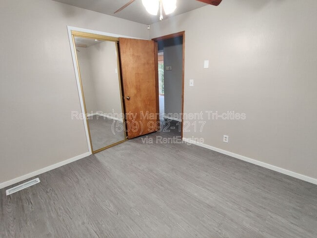 Building Photo - 7528 W Umatilla Ave