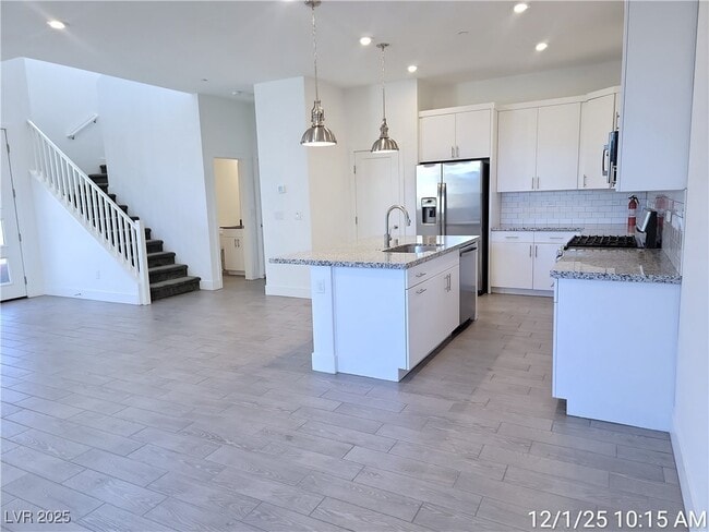 Building Photo - 3210 Centano Ave