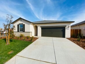 Building Photo - Newer Home in Linda