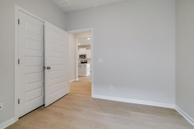 Building Photo - Modern 4BR Home in Gated Westbrook at Savannah Quarters