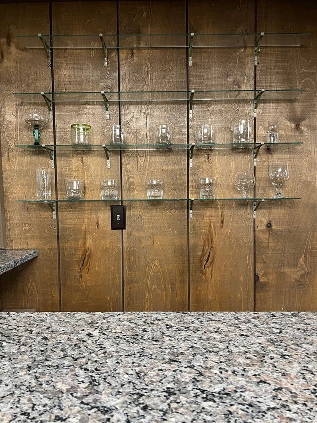 Building Photo - 33 Estates View Dr