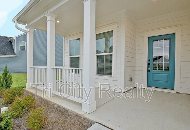 Building Photo - 504 Albertson Ave