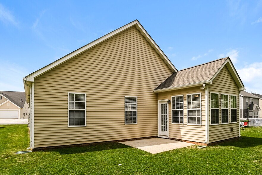 Building Photo - 4305 High Shoals Dr
