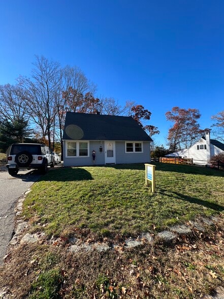 Building Photo - 40 Lynwood Dr