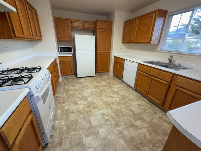 Building Photo - 3121 Matthew Ln