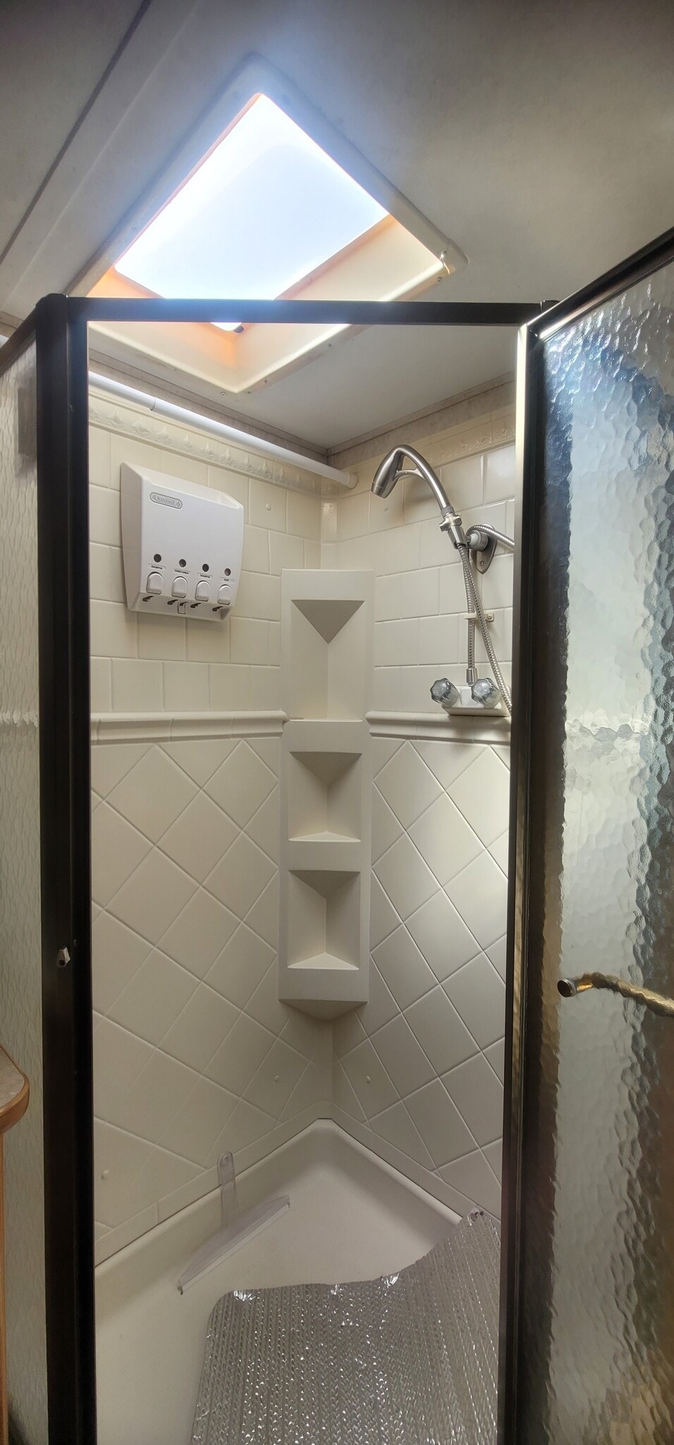 Building Photo - 218 W Carson St