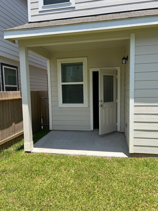 Building Photo - 3911 Faletti Dr