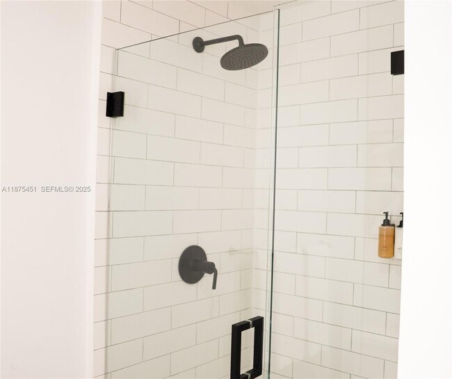 Building Photo - 398 NE 5th St