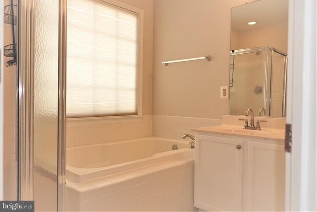 Building Photo - 708 Reserve Champion Dr