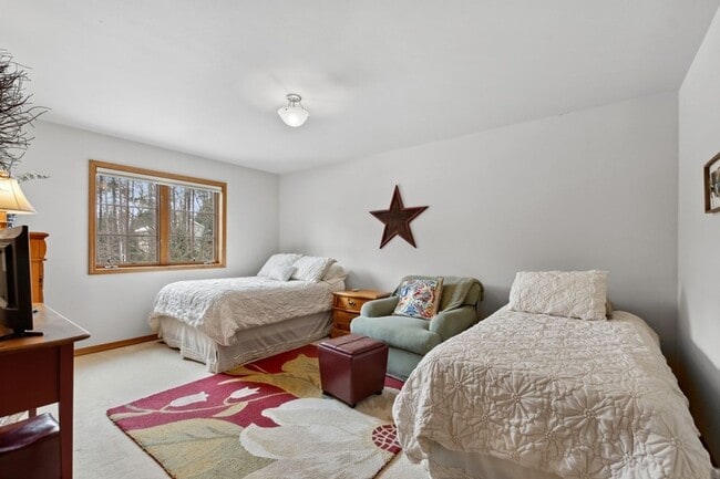 Building Photo - 3 bedroom, 2.5 bath townhome, close to Whitefish Lake State Park and the Golf Course