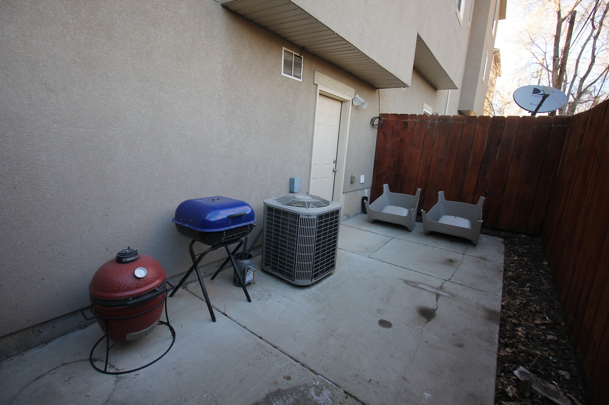Patio - 625 E 200 S