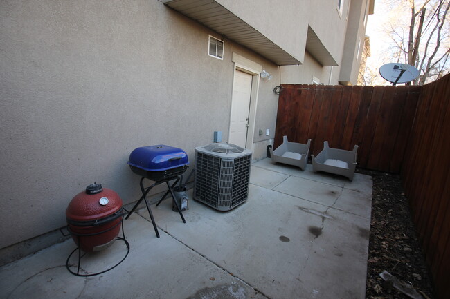 Patio - 625 E 200 S