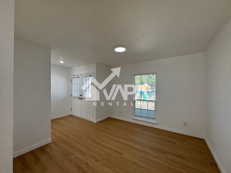 Building Photo - 9318 Adams Hill Dr