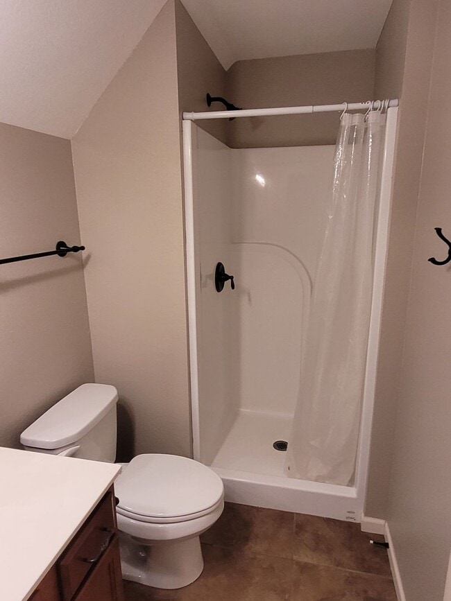 Building Photo - 3 Bedroom 2.5 Bathroom Home