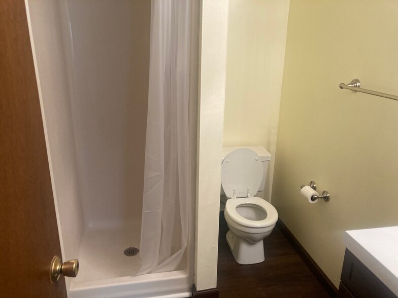 Bath Rm #2 - 3146 Shellers Bend