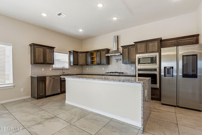 Building Photo - 904 Keenland Ave