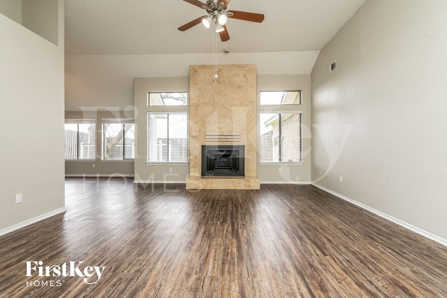 Building Photo - 7921 Rice Dr