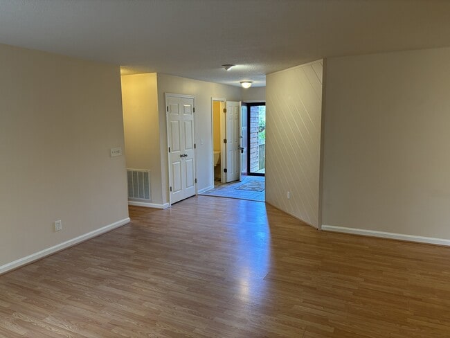 Building Photo - 176 Kinloch Ct