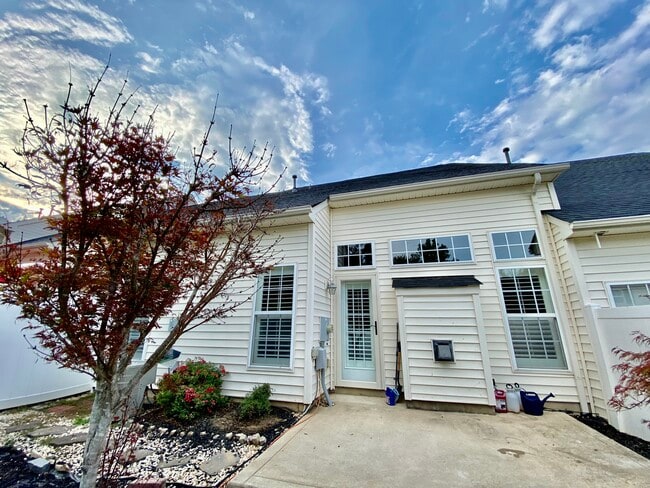 Building Photo - 6001 Boathouse Ln