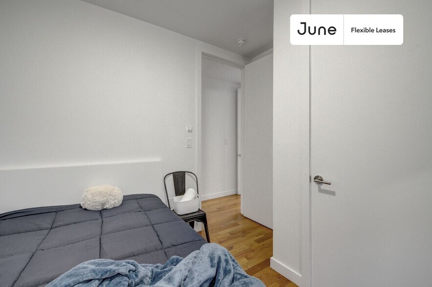 Building Photo - Enchanting ROOM at The Woodbine House