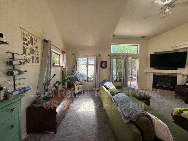 Building Photo - 1742 N Blue Spruce Cir