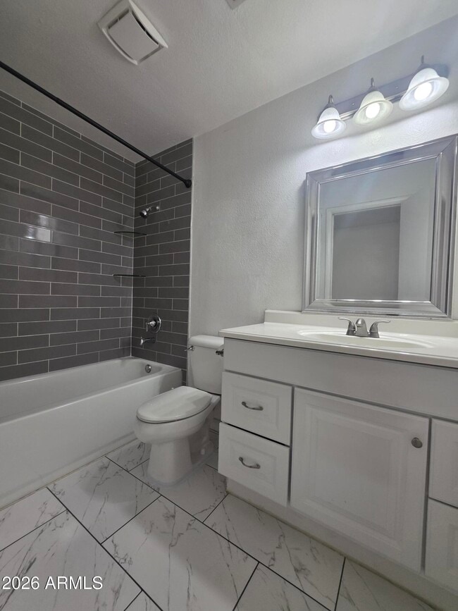 Building Photo - 4950 W Stella Ln