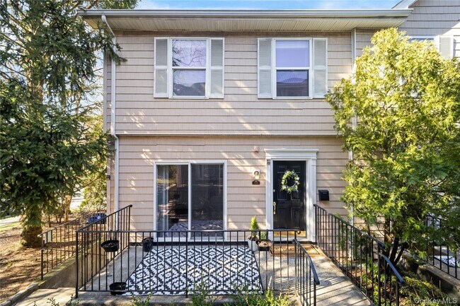 Building Photo - 110-112-112 S Broadway