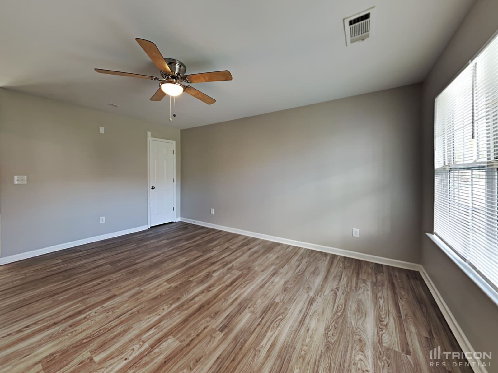 Building Photo - 5526 Henderson Oaks Dr