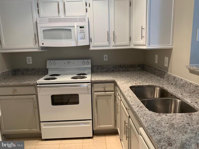 Building Photo - 1570 Spring Gate Dr.