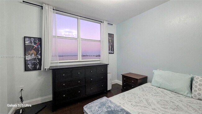 Building Photo - 1625 Kennedy Cswy