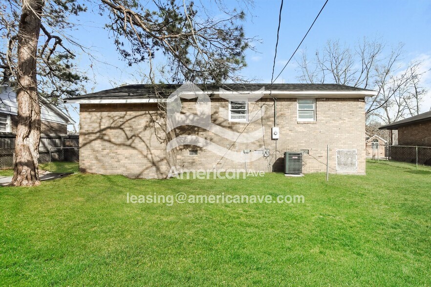 Building Photo - 117 Westbridge Rd