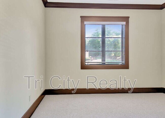 Building Photo - 250 Moss Creek Walk