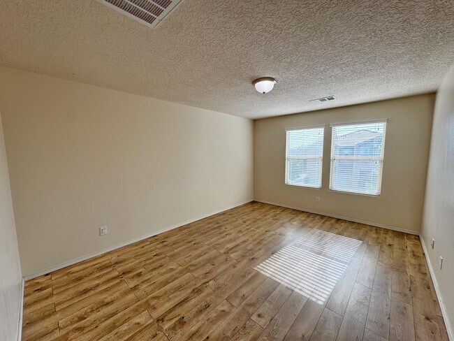 Building Photo - 11019 Marina Gate Trail NE