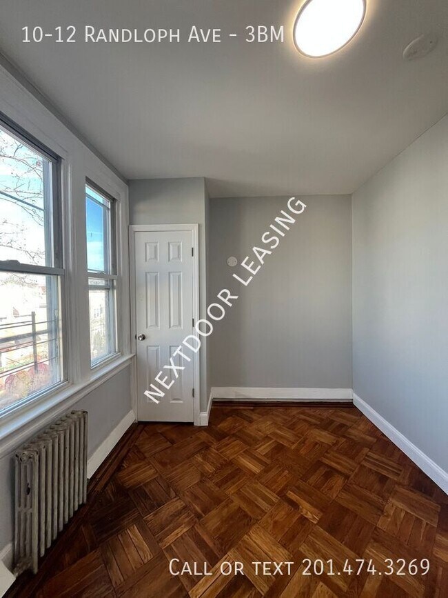 Building Photo - 10-12 Randloph Ave-3BM