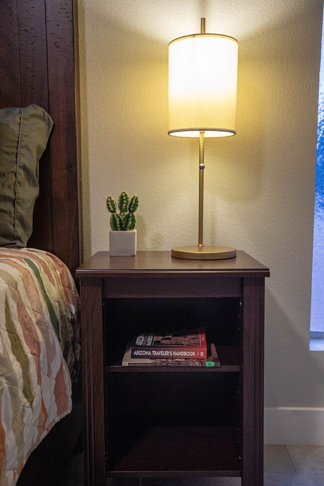 Building Photo - 2812 S Mill Ave