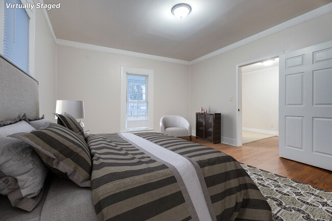 Building Photo - 501 E Franklin St