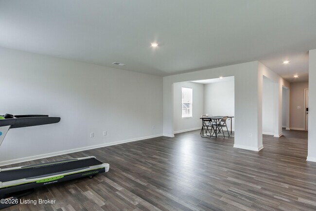 Building Photo - 109 Elegance Wy