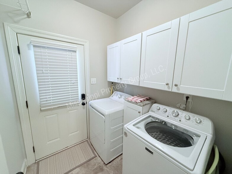 Building Photo - 4164 Fieldstone Lp
