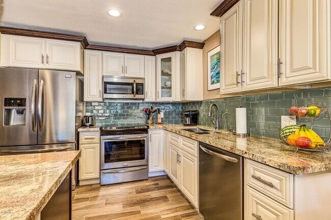 Building Photo - 7848 E Bonita Dr